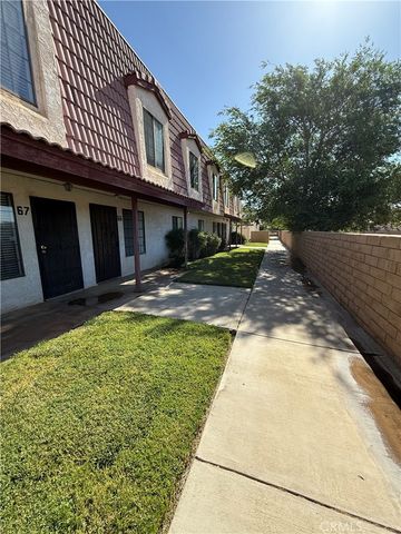 2260 E ave Q4, Palmdale, CA 93550