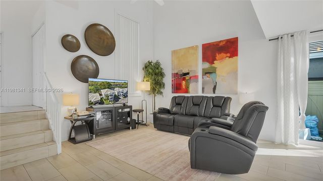 9913 NW 2nd St, Plantation, FL 33324