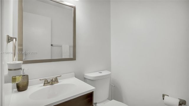 9913 NW 2nd St, Plantation, FL 33324