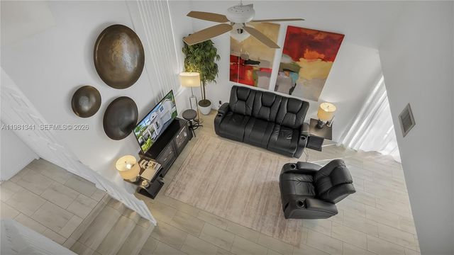 9913 NW 2nd St, Plantation, FL 33324