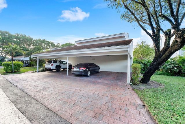 6237 Old Court Road 104, Boca Raton, FL 33433