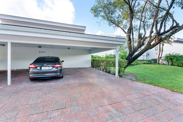 6237 Old Court Road 104, Boca Raton, FL 33433