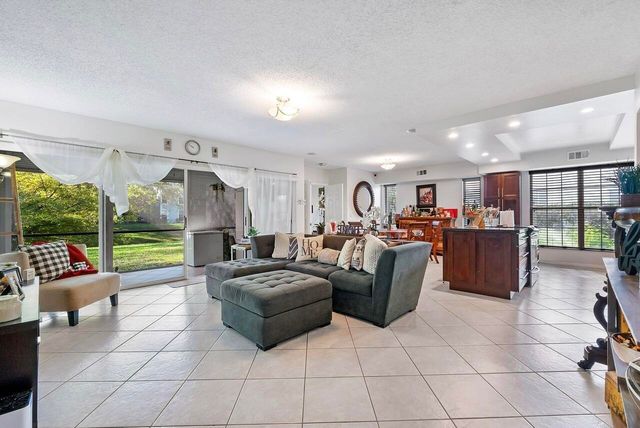 6237 Old Court Road 104, Boca Raton, FL 33433