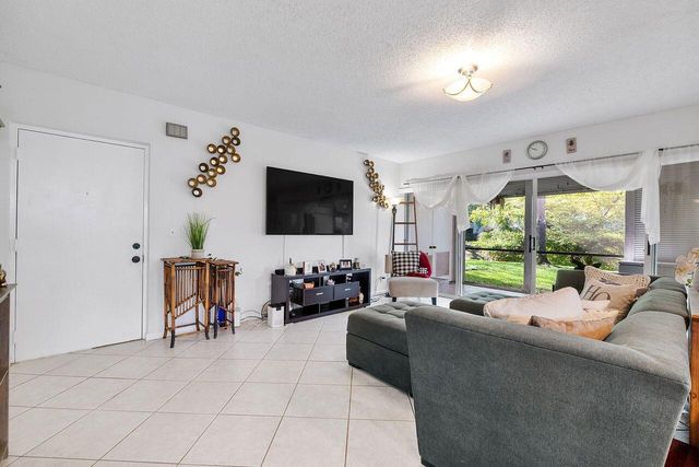 6237 Old Court Road 104, Boca Raton, FL 33433