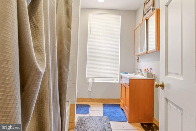 1834 W DIAMOND ST, Philadelphia, PA 19121