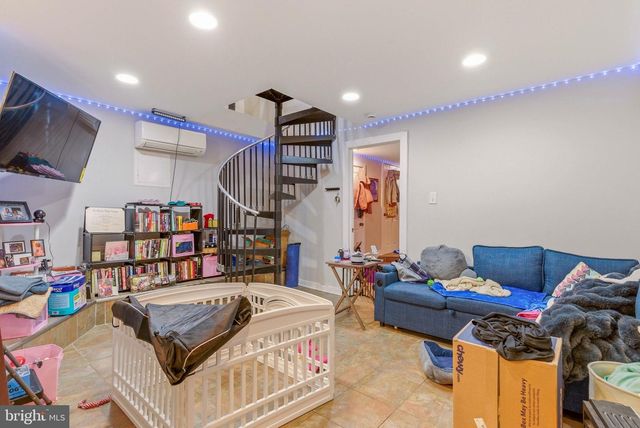 1834 W DIAMOND ST, Philadelphia, PA 19121