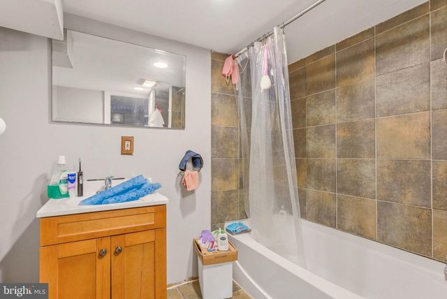 1834 W DIAMOND ST, Philadelphia, PA 19121