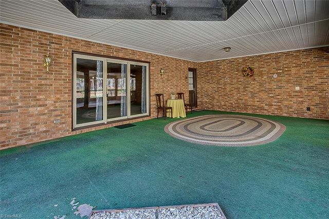 215 Pineburr Road, Greensboro, NC 27455