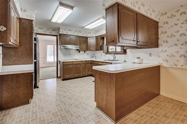 215 Pineburr Road, Greensboro, NC 27455