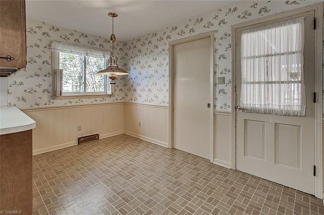 215 Pineburr Road, Greensboro, NC 27455