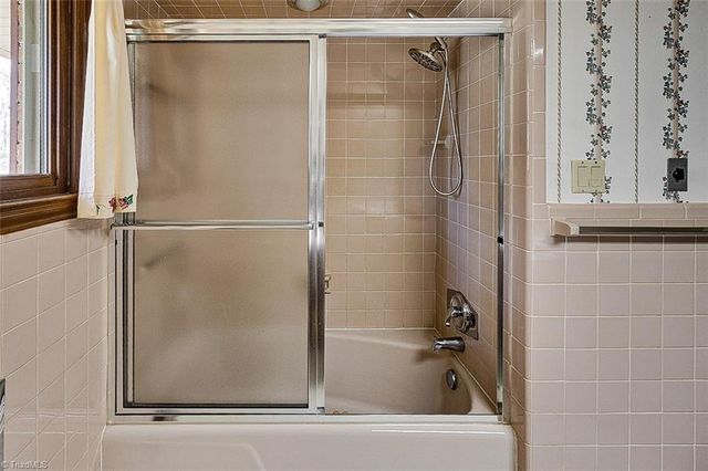 215 Pineburr Road, Greensboro, NC 27455