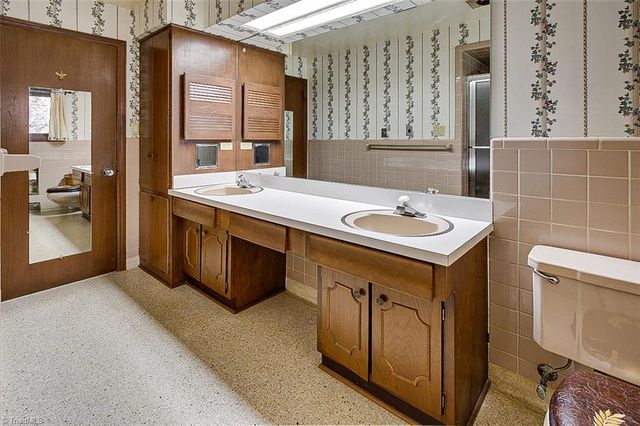 215 Pineburr Road, Greensboro, NC 27455