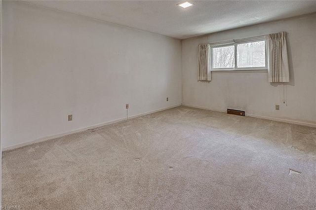 215 Pineburr Road, Greensboro, NC 27455