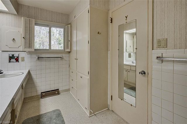 215 Pineburr Road, Greensboro, NC 27455