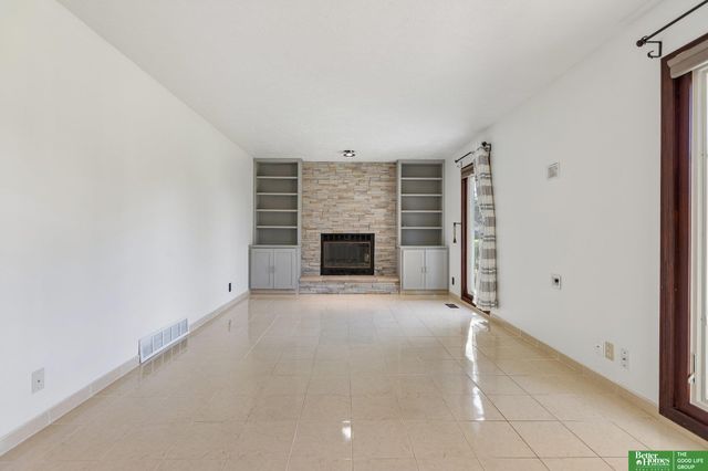 4604 S 154th Avenue Circle, Omaha, NE 68137