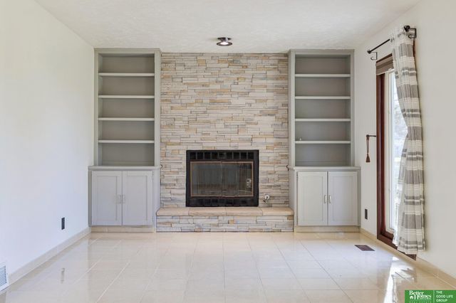 4604 S 154th Avenue Circle, Omaha, NE 68137
