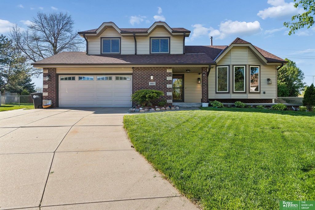 4604 S 154th Avenue Circle, Omaha, NE 68137