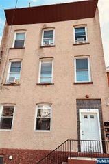 80 71st Street 3, Guttenberg, NJ 07093