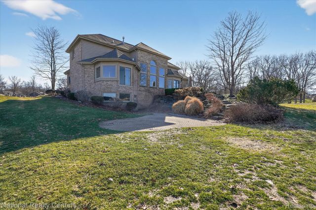1280 Glen Court, Highland Charter Township, MI 48357