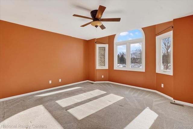 1280 Glen Court, Highland Charter Township, MI 48357