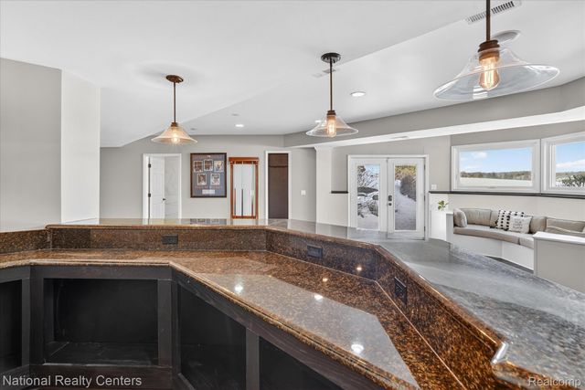 1280 Glen Court, Highland Charter Township, MI 48357