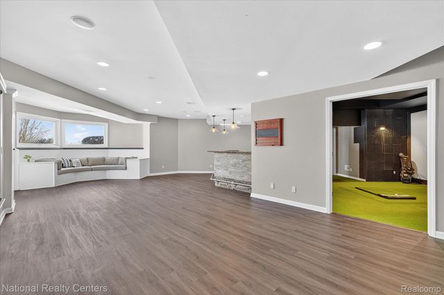 1280 Glen Court, Highland Charter Township, MI 48357