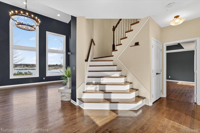 1280 Glen Court, Highland Charter Township, MI 48357