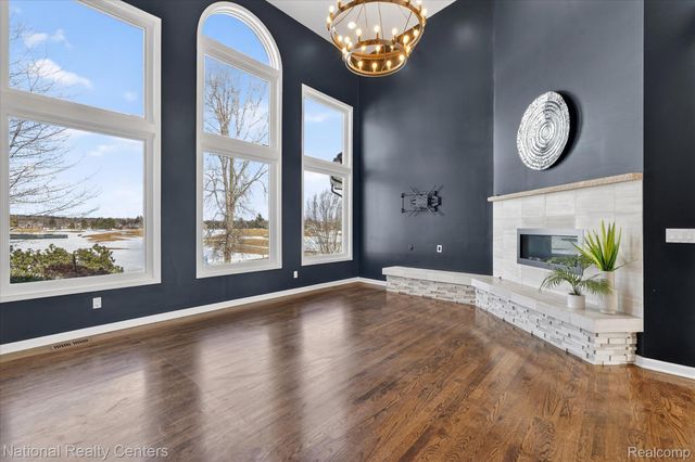 1280 Glen Court, Highland Charter Township, MI 48357