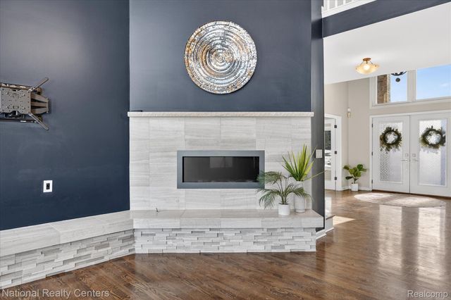 1280 Glen Court, Highland Charter Township, MI 48357