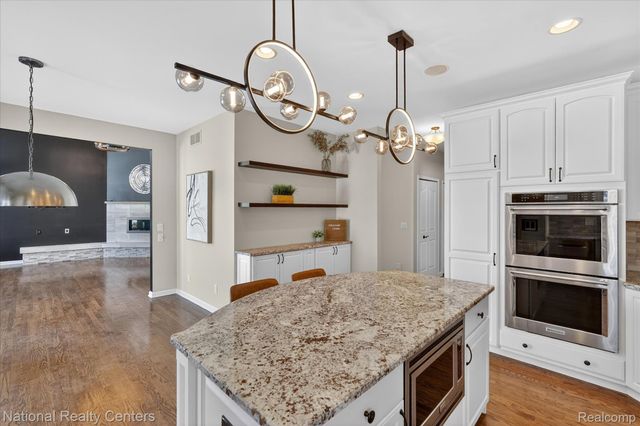 1280 Glen Court, Highland Charter Township, MI 48357