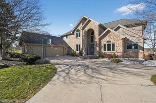 1280 Glen Court, Highland Charter Township, MI 48357