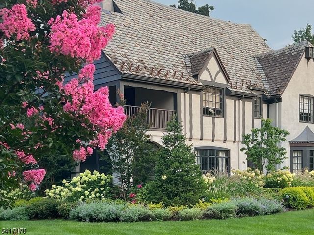 89 Douglas Rd, Glen Ridge Boro Twp., NJ 07028