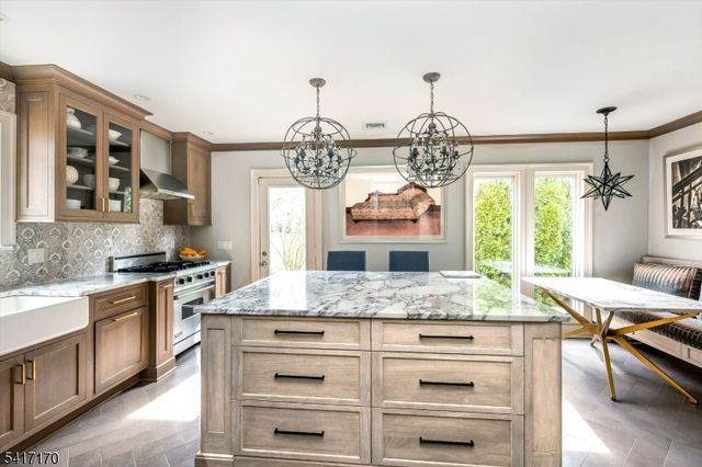 89 Douglas Rd, Glen Ridge Boro Twp., NJ 07028