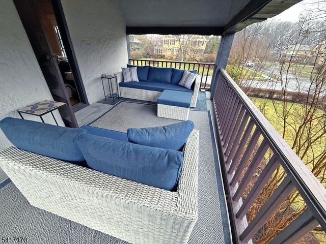 89 Douglas Rd, Glen Ridge Boro Twp., NJ 07028