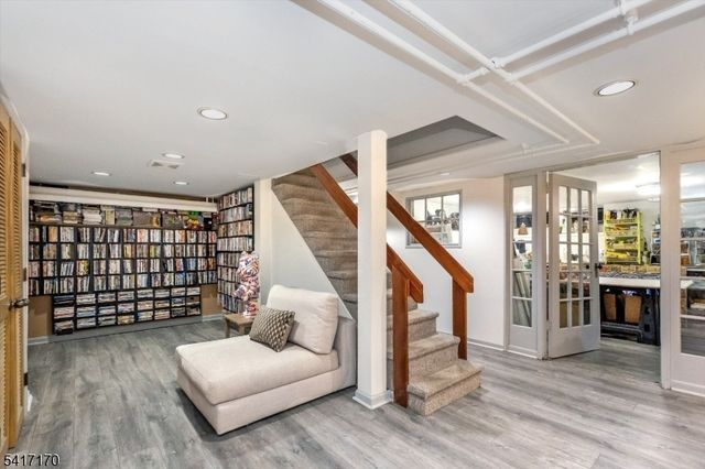 89 Douglas Rd, Glen Ridge Boro Twp., NJ 07028