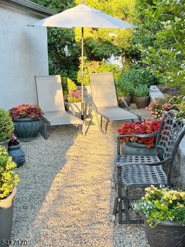 89 Douglas Rd, Glen Ridge Boro Twp., NJ 07028