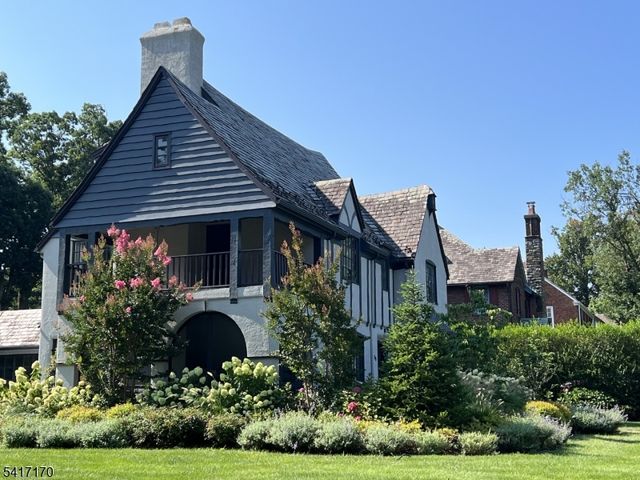 89 Douglas Rd, Glen Ridge Boro Twp., NJ 07028