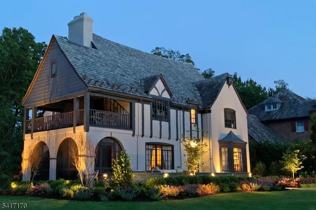 89 Douglas Rd, Glen Ridge Boro Twp., NJ 07028