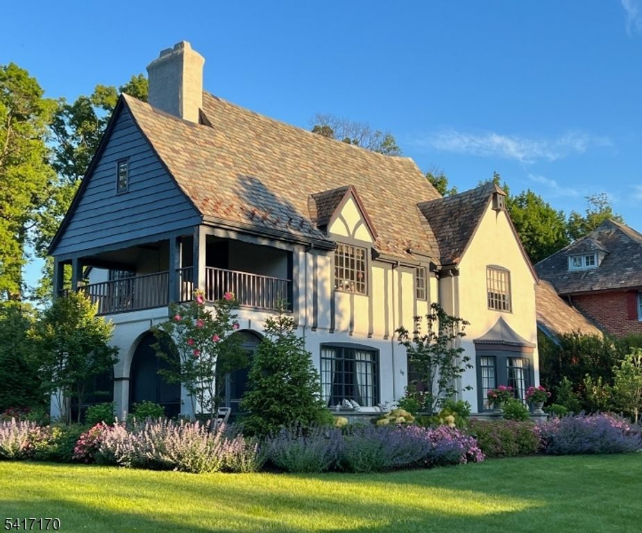 89 Douglas Rd, Glen Ridge Boro Twp., NJ 07028