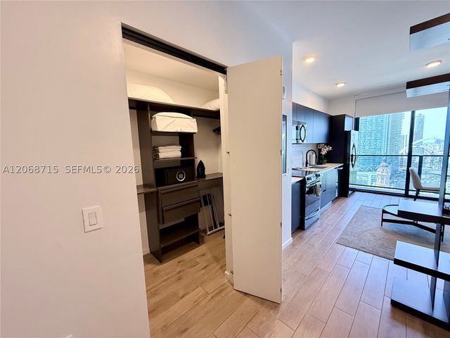 398 NE 5th St 2203, Miami, FL 33132