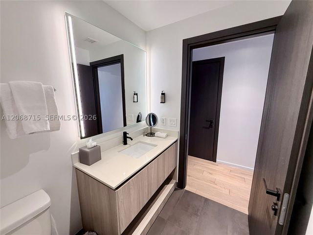 398 NE 5th St 2203, Miami, FL 33132