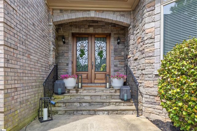 24 Appian Circle, Simpsonville, SC 29681