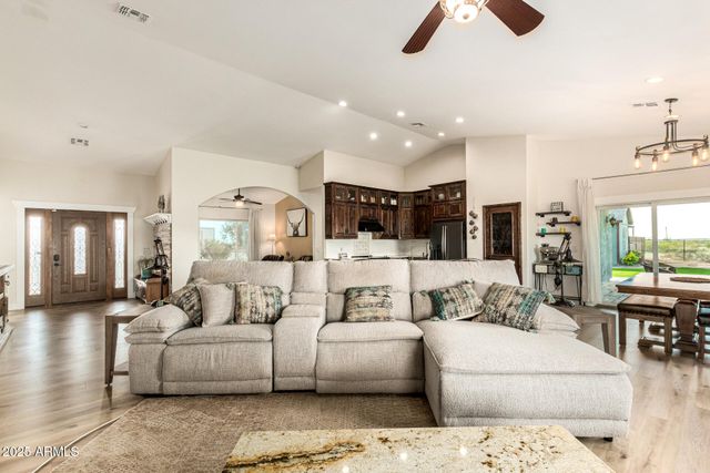 10960 W SHETLAND Lane, Casa Grande, AZ 85194