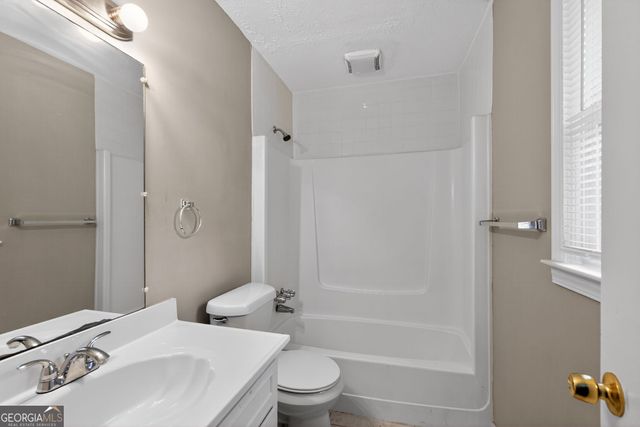 523 Barbashela Circle, Stone Mountain, GA 30088