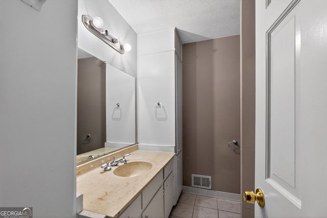 523 Barbashela Circle, Stone Mountain, GA 30088