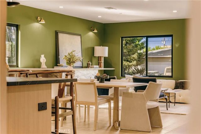 4033 Moore, Los Angeles, CA 90066