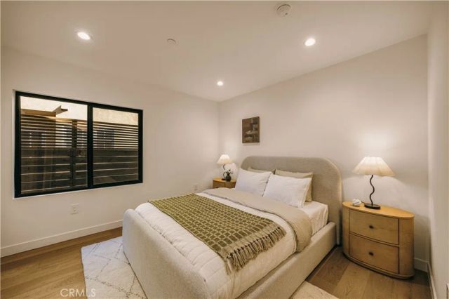 4033 Moore, Los Angeles, CA 90066