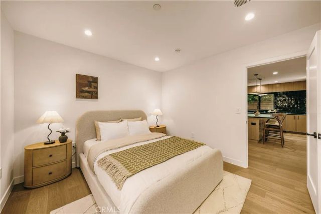 4033 Moore, Los Angeles, CA 90066