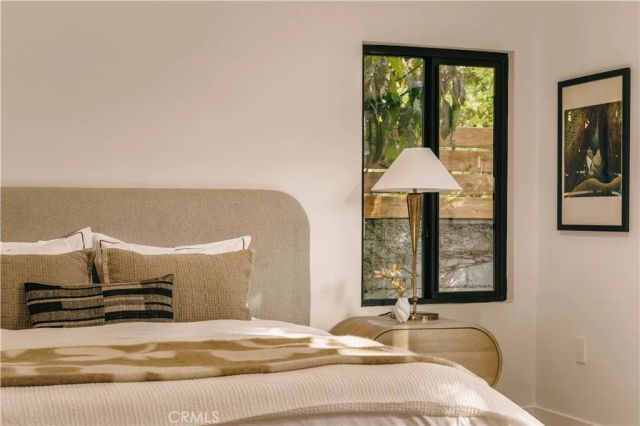 4033 Moore, Los Angeles, CA 90066