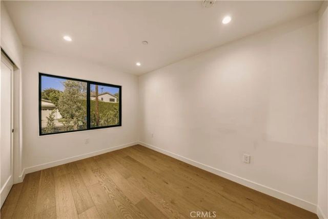 4033 Moore, Los Angeles, CA 90066